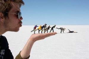 forced-perspective-perfect-timing-creative-angle-photos-34