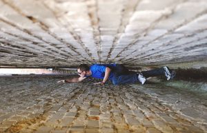 forced-perspective-perfect-timing-creative-angle-photos-45